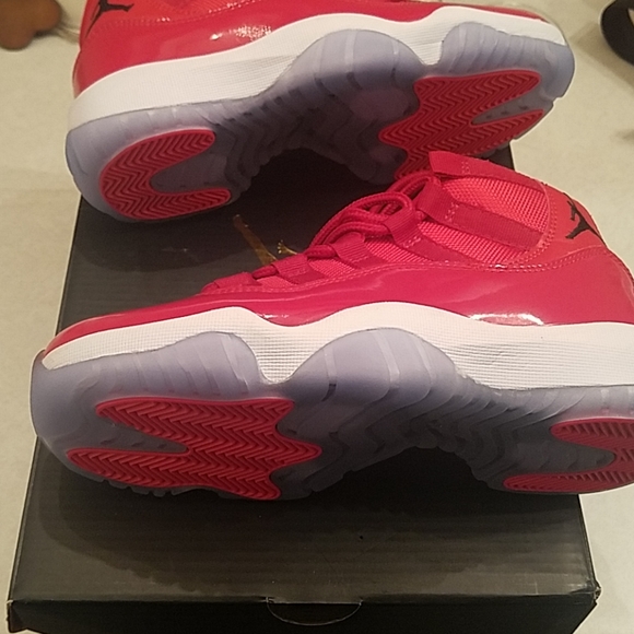 Retro11 jordans - Picture 2 of 2